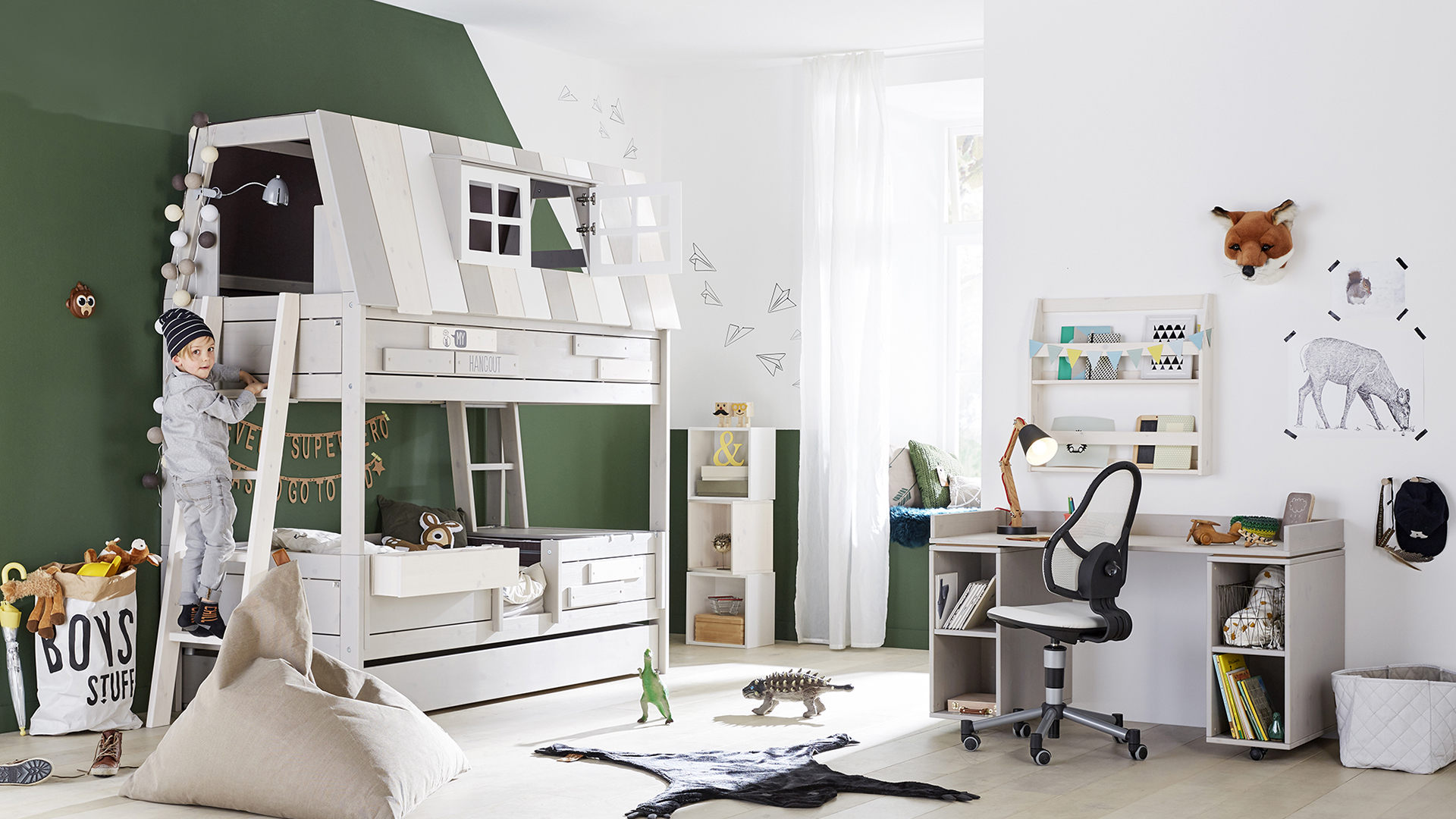 �t����